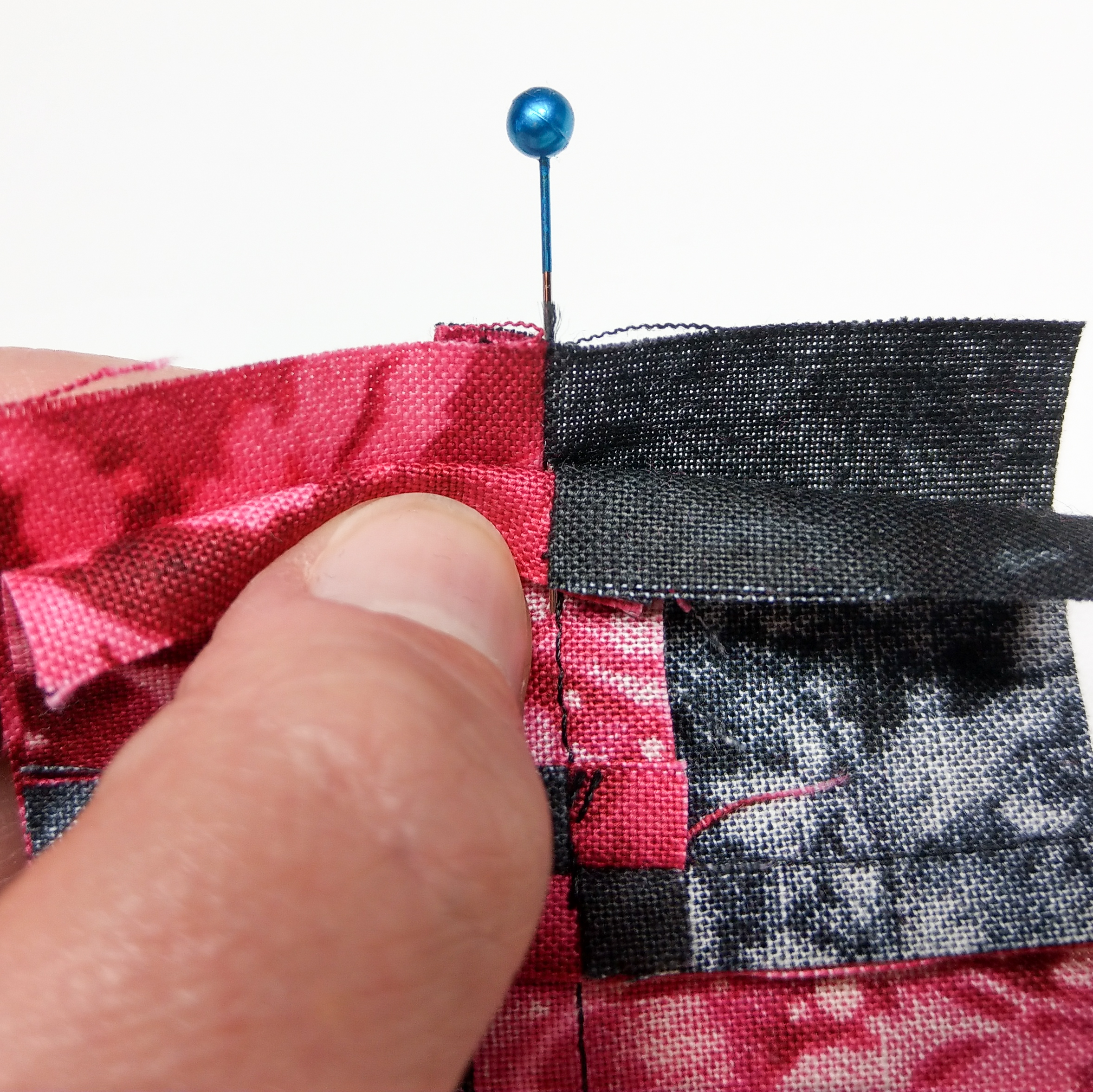 Hier ein paar Tipps und Tricks beim Zuschneiden und Zusammennähen