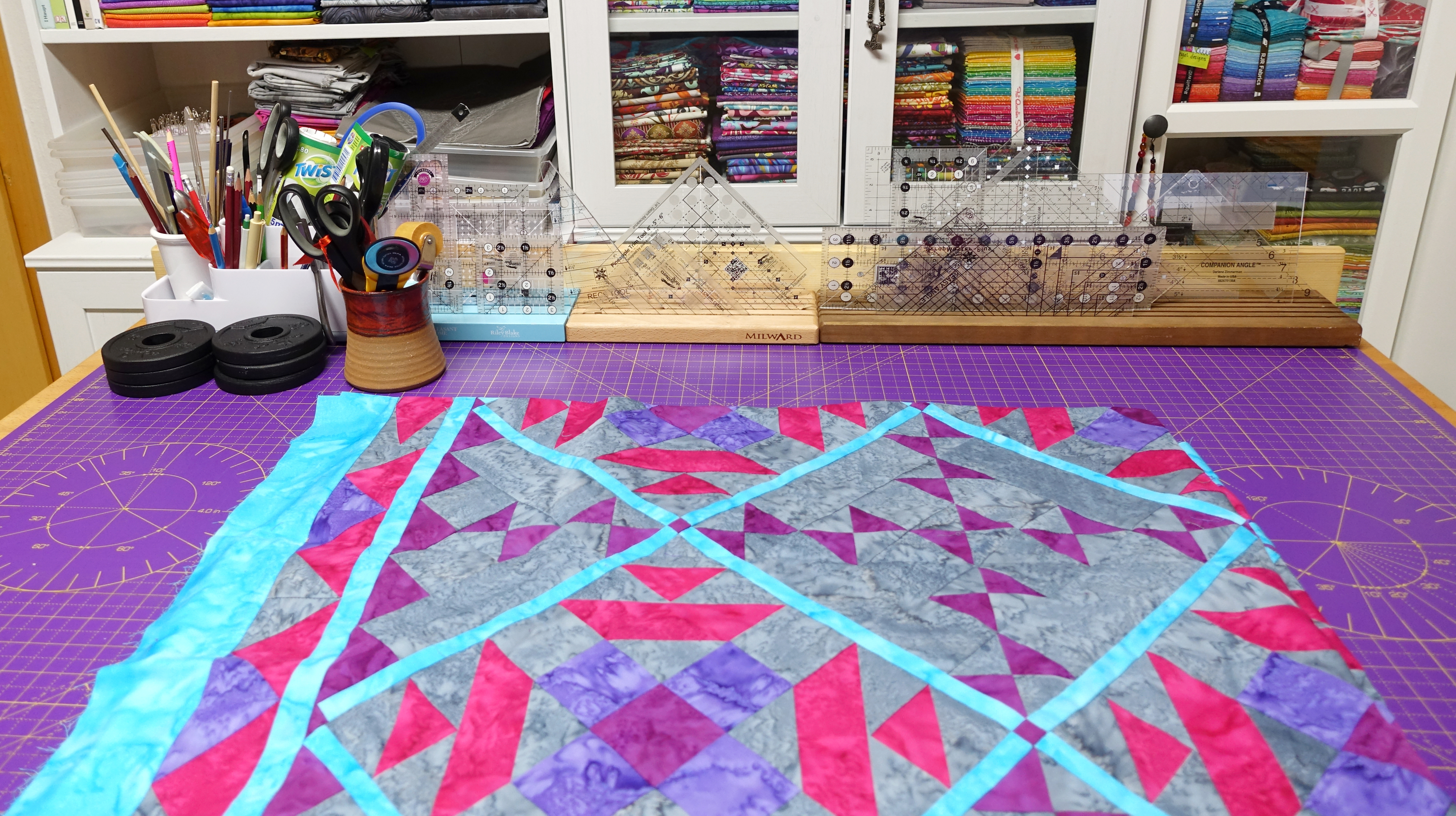 Schneidetischhalterung